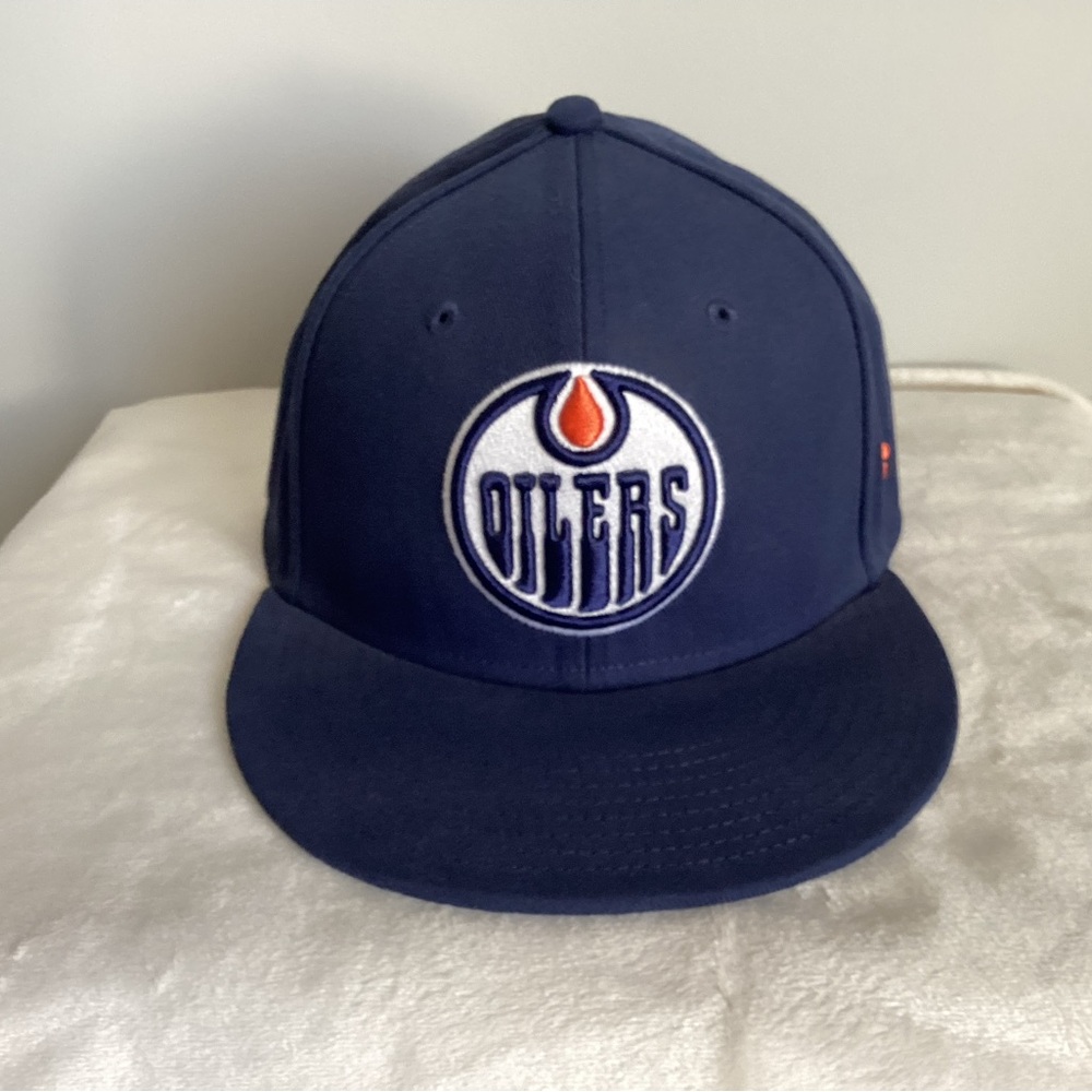 Fanatics NHL Edmonton Oilers Cap, Size 7.25